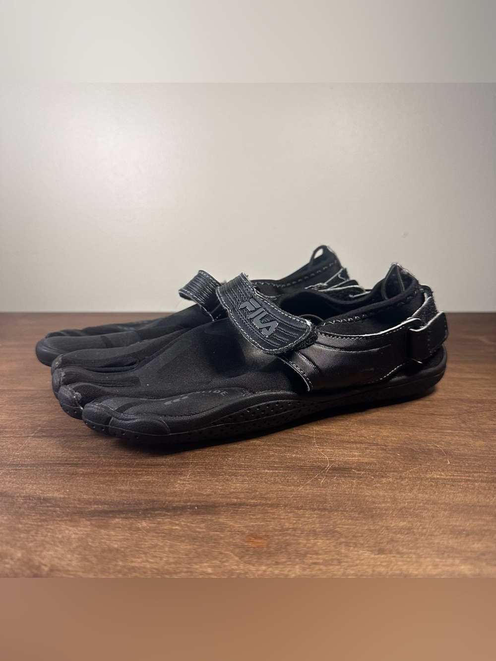 Fila Skele Toes EZ Slide Minimalist Shoes Black Men’s Size 8